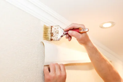 Pose de papier peint à Contres — revêtements muraux et toiles de verre